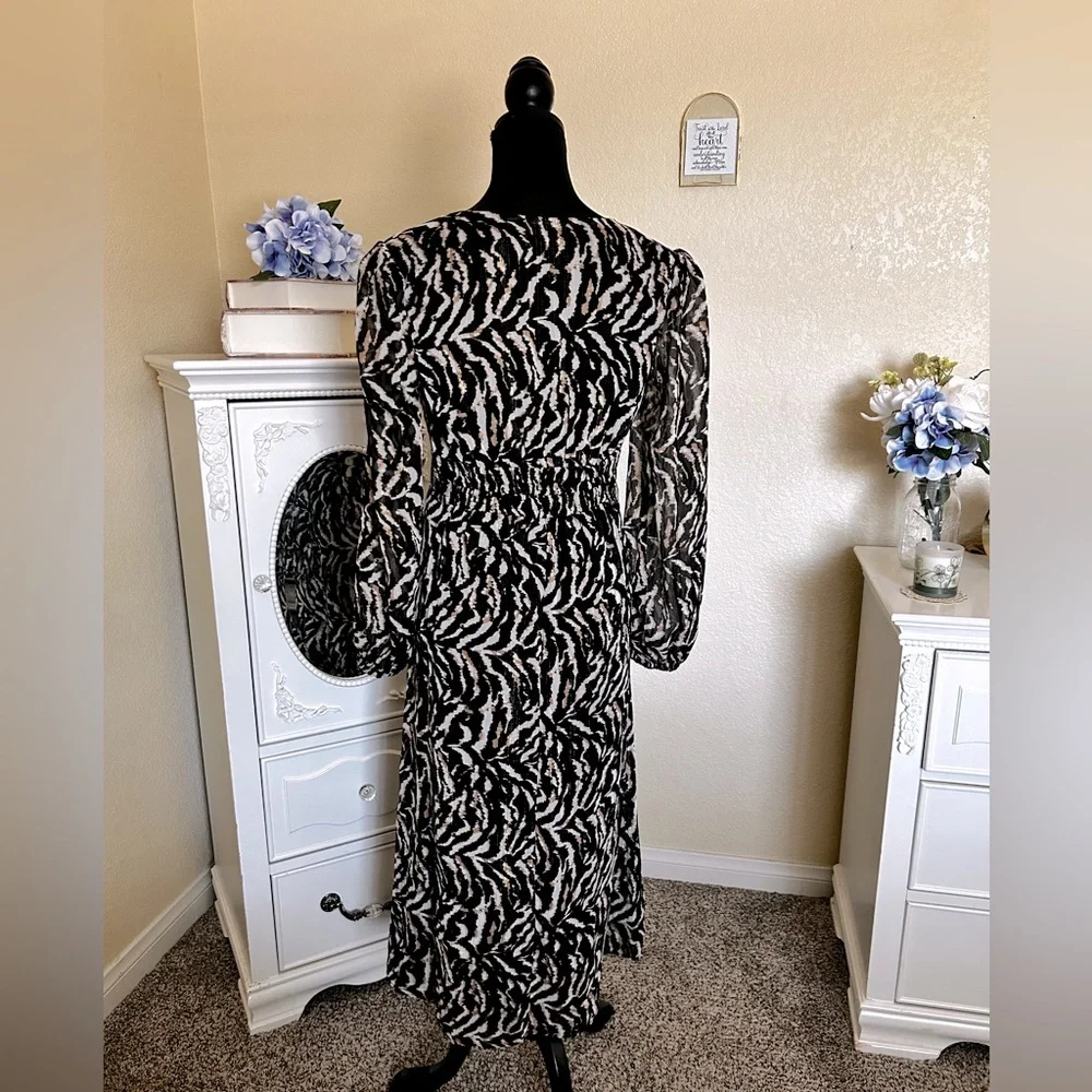 NWOT Sofia Vergara Leopard Dress - Picture 2 of 7